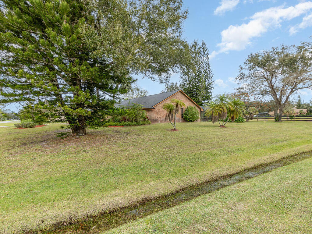 2555 Grassmere Drive, Melbourne, FL 32904