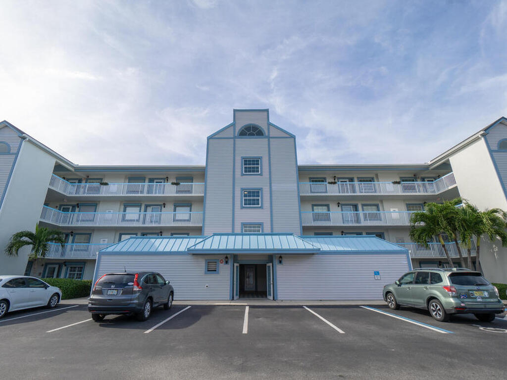 630 S Brevard Avenue, Cocoa Beach, FL 32931