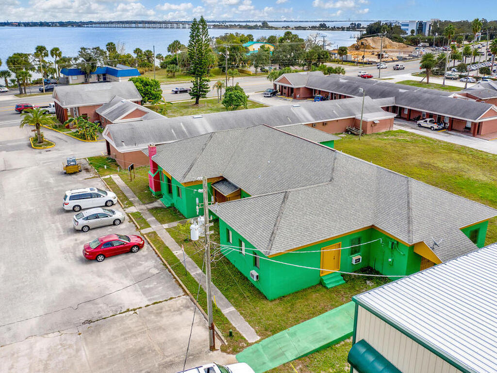 1300 S Harbor Cirty, Melbourne, FL 32901