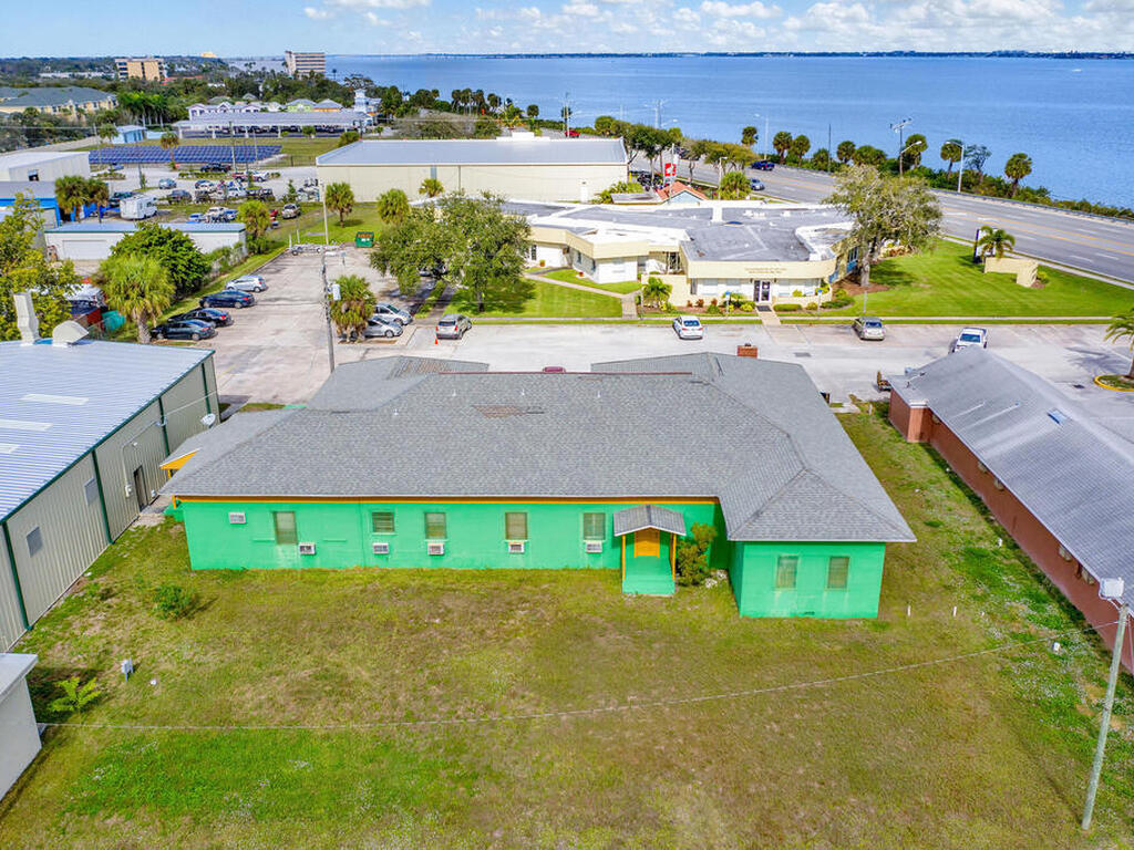 1300 S Harbor Cirty, Melbourne, FL 32901