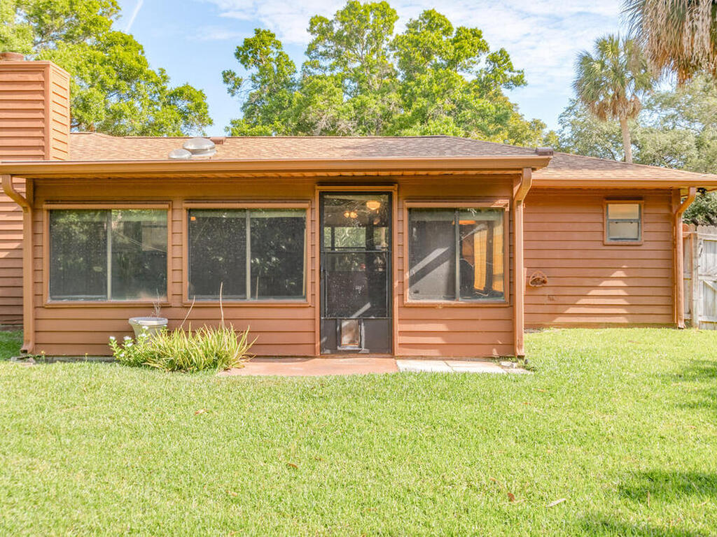 6915 Towhee Drive, Melbourne Village, FL 32904