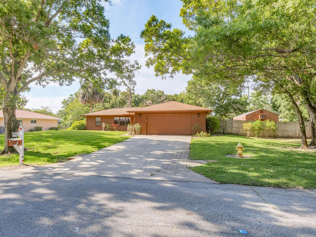 6915 Towhee Drive, Melbourne Village, FL 32904