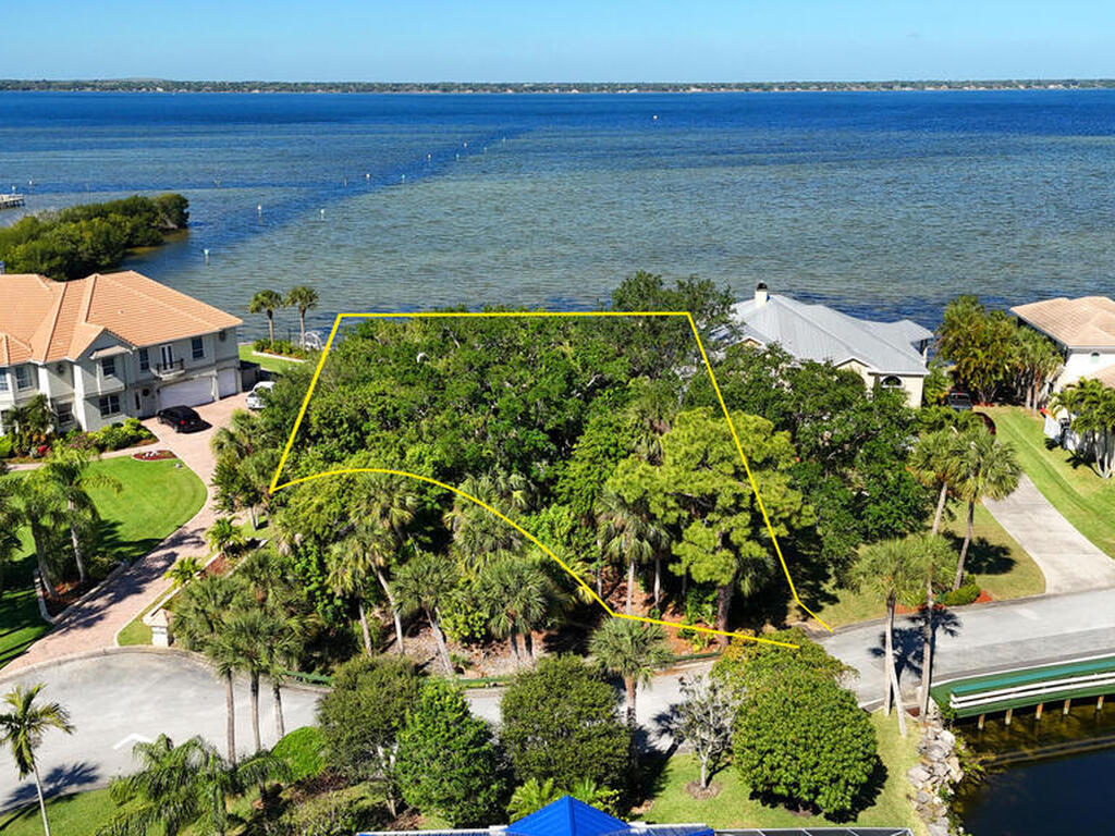 575 River Moorings Drive, Merritt Island, FL 32953