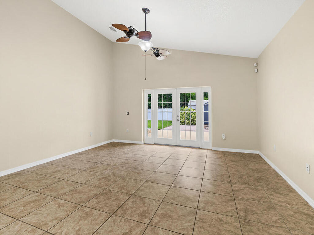 4137 Fitzroy Reef Drive, Mims, FL 32754