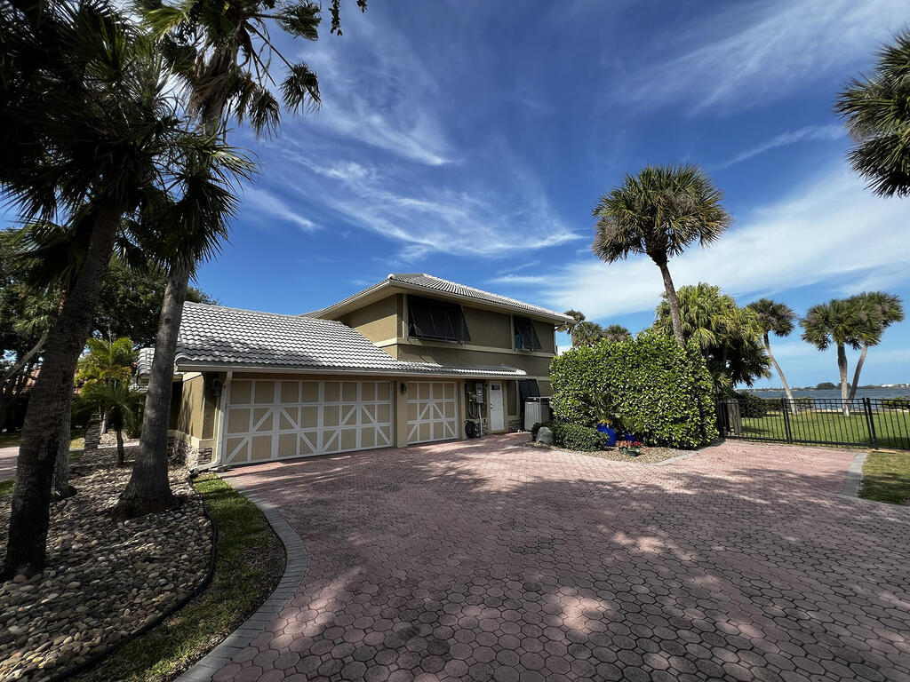 2442 Newfound Harbor Drive, Merritt Island, FL 32952