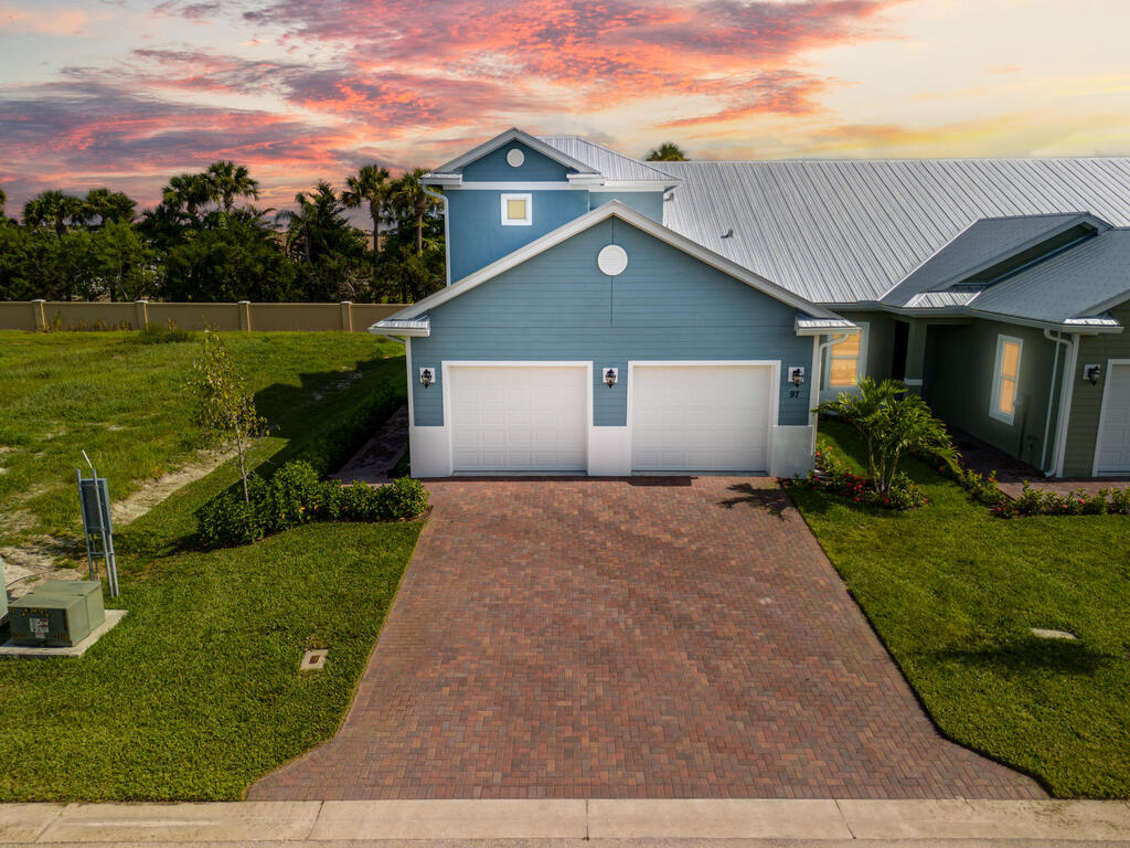 2005 Bridgepointe Circle, Vero Beach, FL 32967