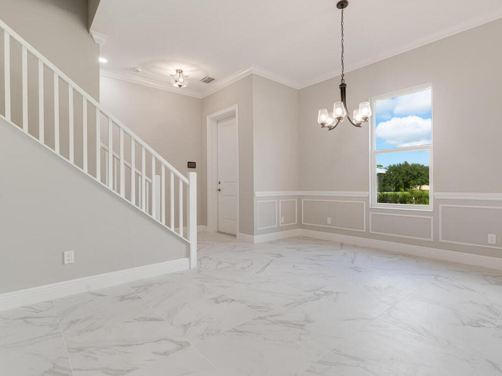 2005 Bridgepointe Circle, Vero Beach, FL 32967