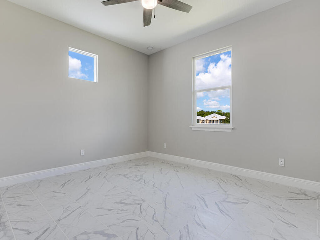 2005 Bridgepointe Circle, Vero Beach, FL 32967