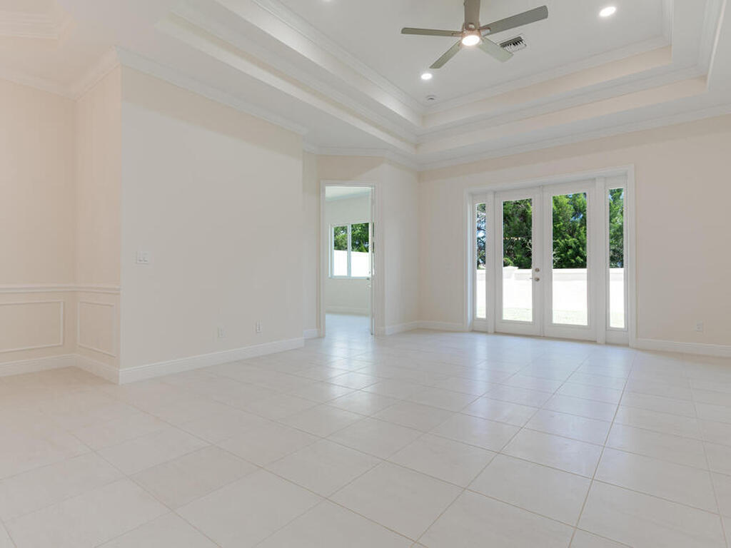 2005 Bridgepointe Circle, Vero Beach, FL 32967