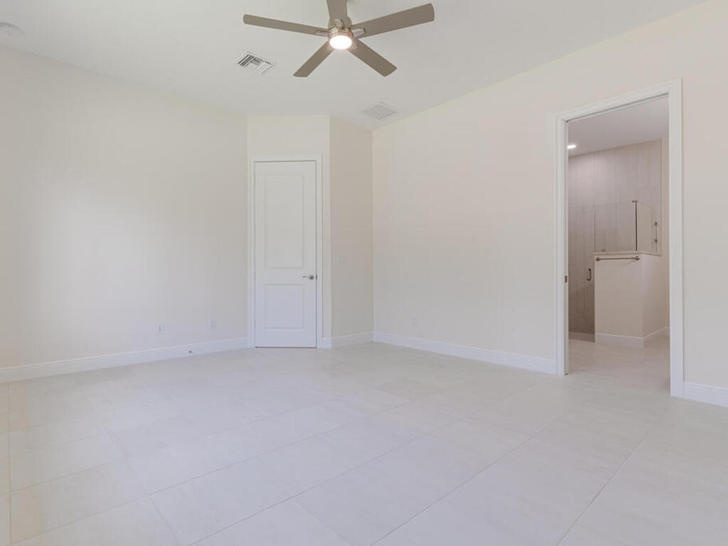 2005 Bridgepointe Circle, Vero Beach, FL 32967