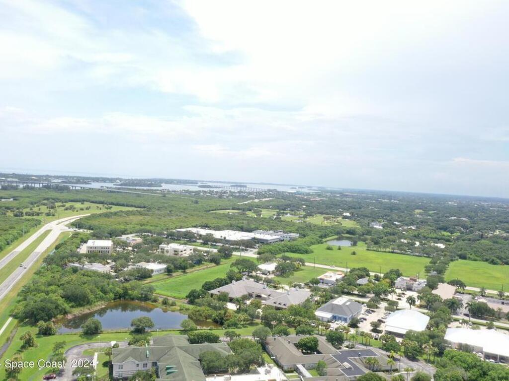 2005 Bridgepointe Circle, Vero Beach, FL 32967