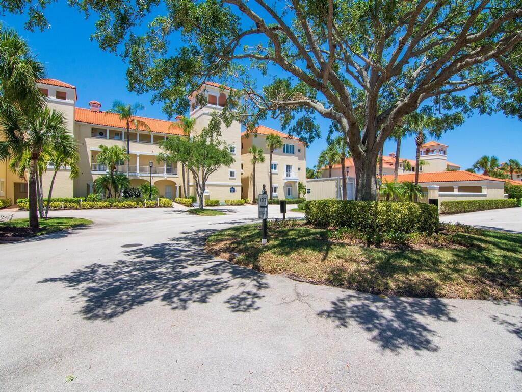 5030 Harmony Circle, Vero Beach, FL 32967