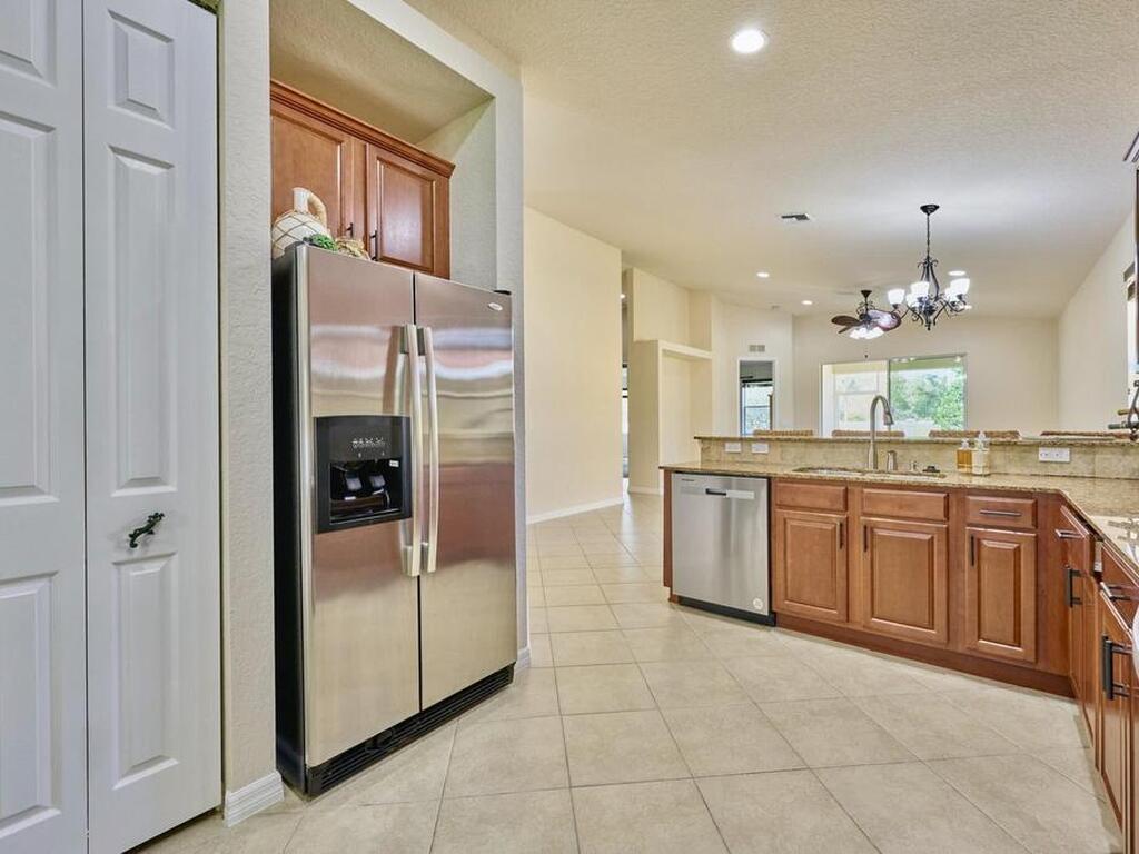 6227 Thames Place, Vero Beach, FL 32966