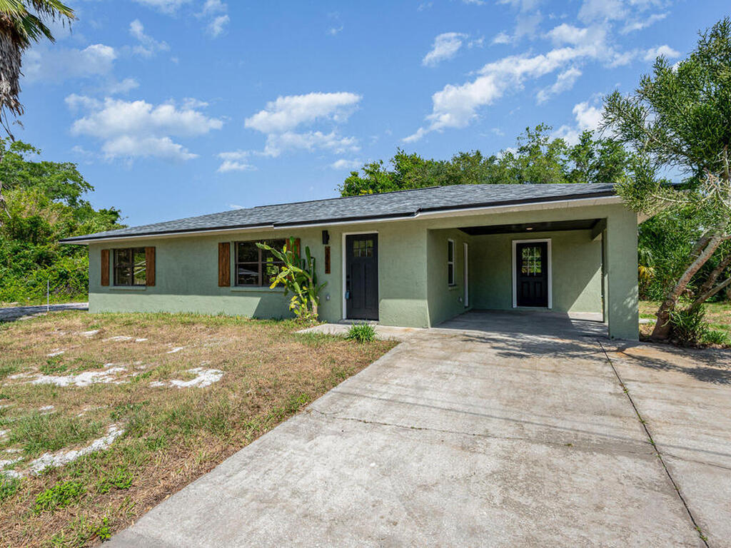 3812 Lucerne Avenue, Mims, FL 32754