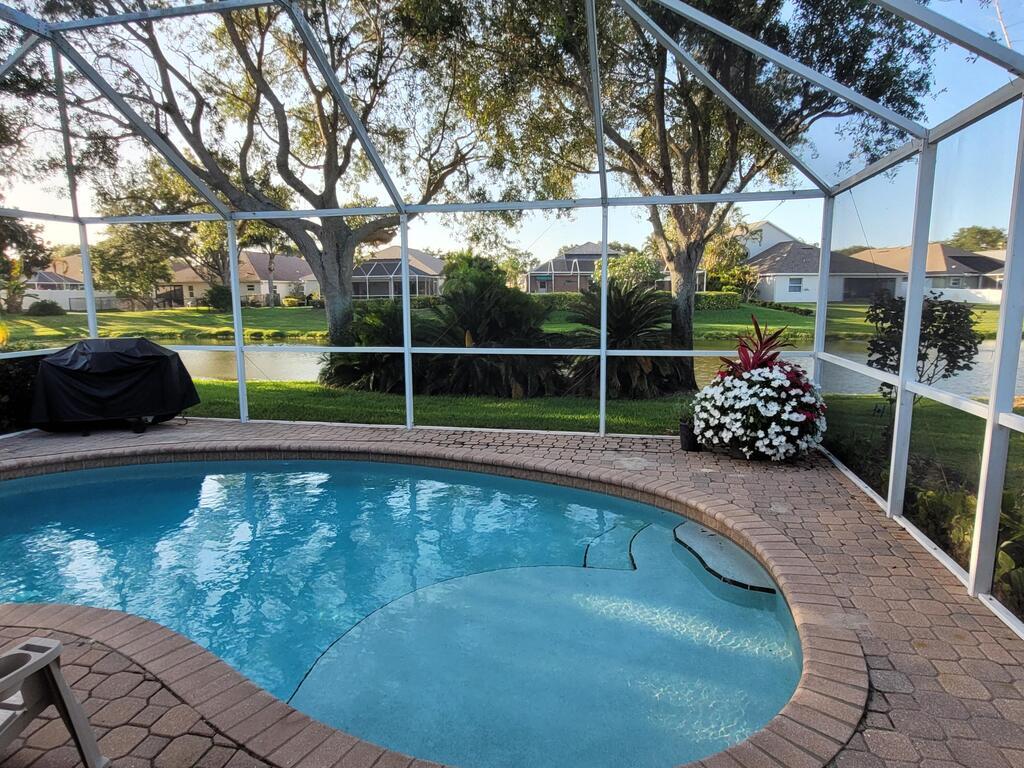 800 Sunset Lakes Drive, Merritt Island, FL 32953