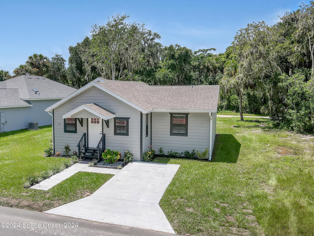 702 S Myrtle Avenue, New Smyrna Beach, FL 32168