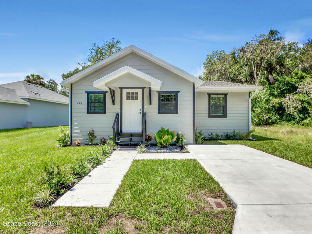 702 S Myrtle Avenue, New Smyrna Beach, FL 32168