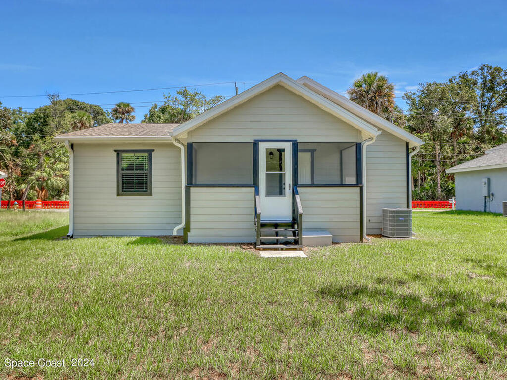 702 S Myrtle Avenue, New Smyrna Beach, FL 32168