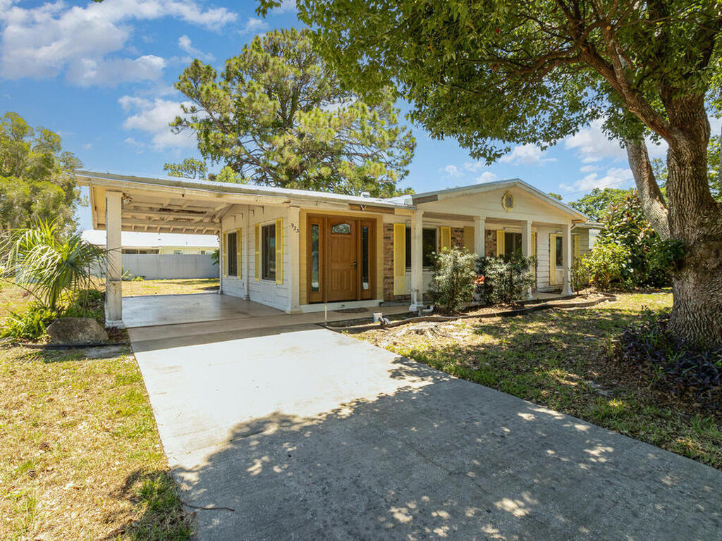 923 Lexington Road, Rockledge, FL 32955