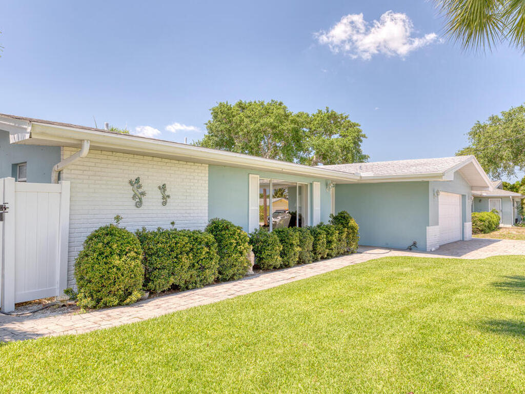 1695 Rochelle Parkway, Merritt Island, FL 32952