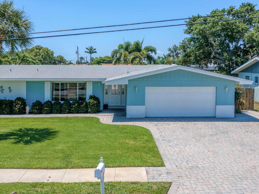 1695 Rochelle Parkway, Merritt Island, FL 32952