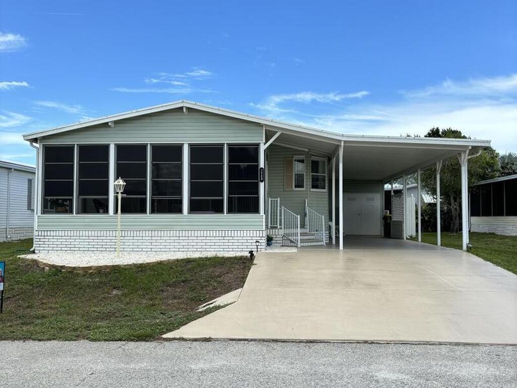 7533 Cedar Bark Rd, Micco, FL 32976