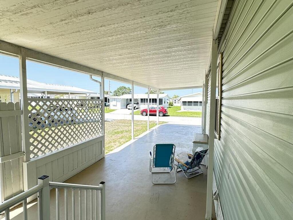 7533 Cedar Bark Rd, Micco, FL 32976