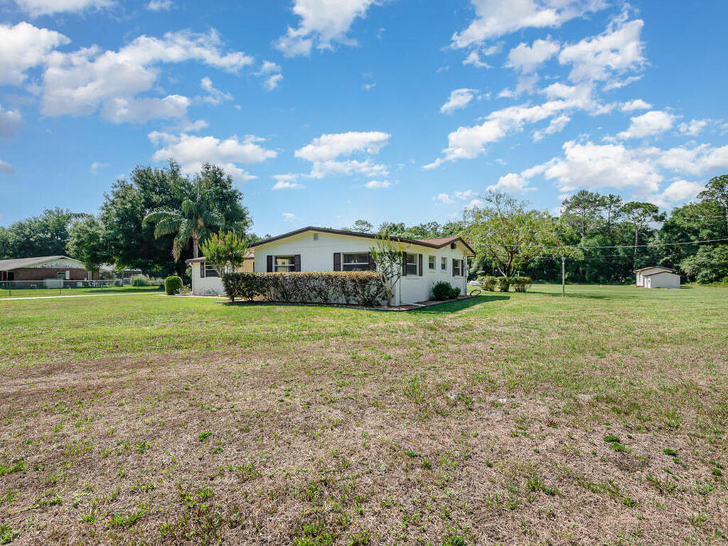 4015 Grantline Road, Mims, FL 32754