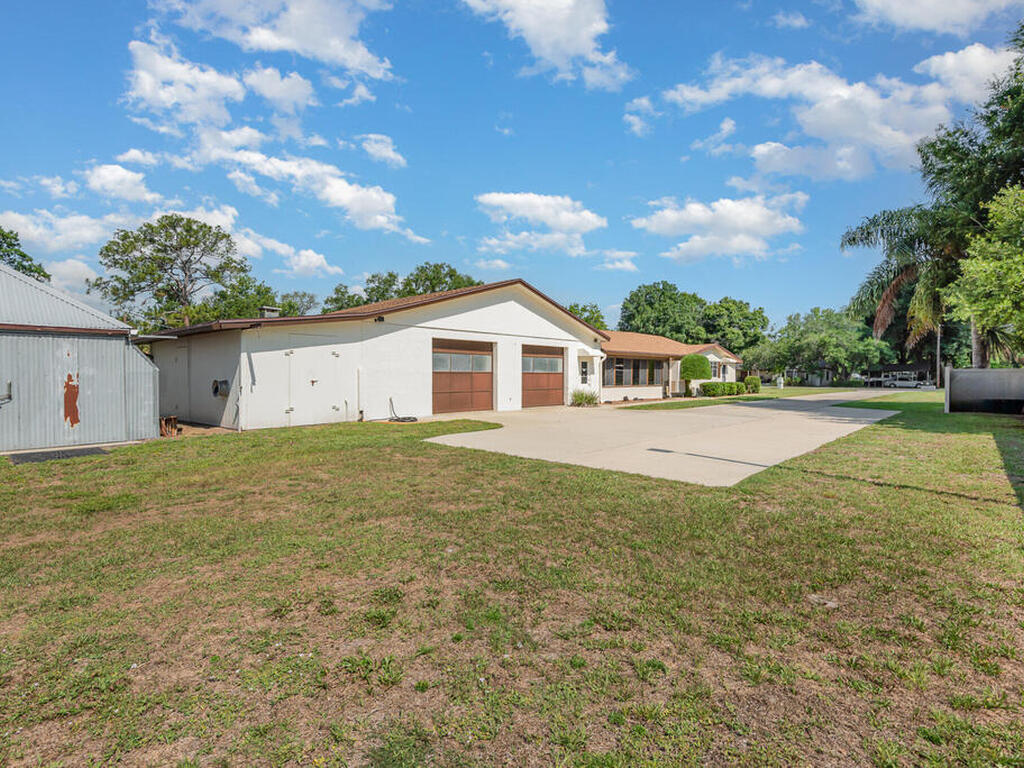 4015 Grantline Road, Mims, FL 32754