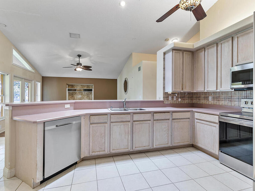 5100 Mallard Lakes Court, Merritt Island, FL 32953