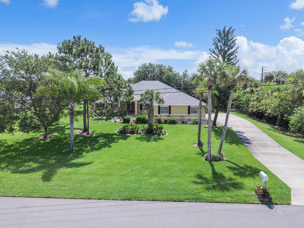 5100 Mallard Lakes Court, Merritt Island, FL 32953