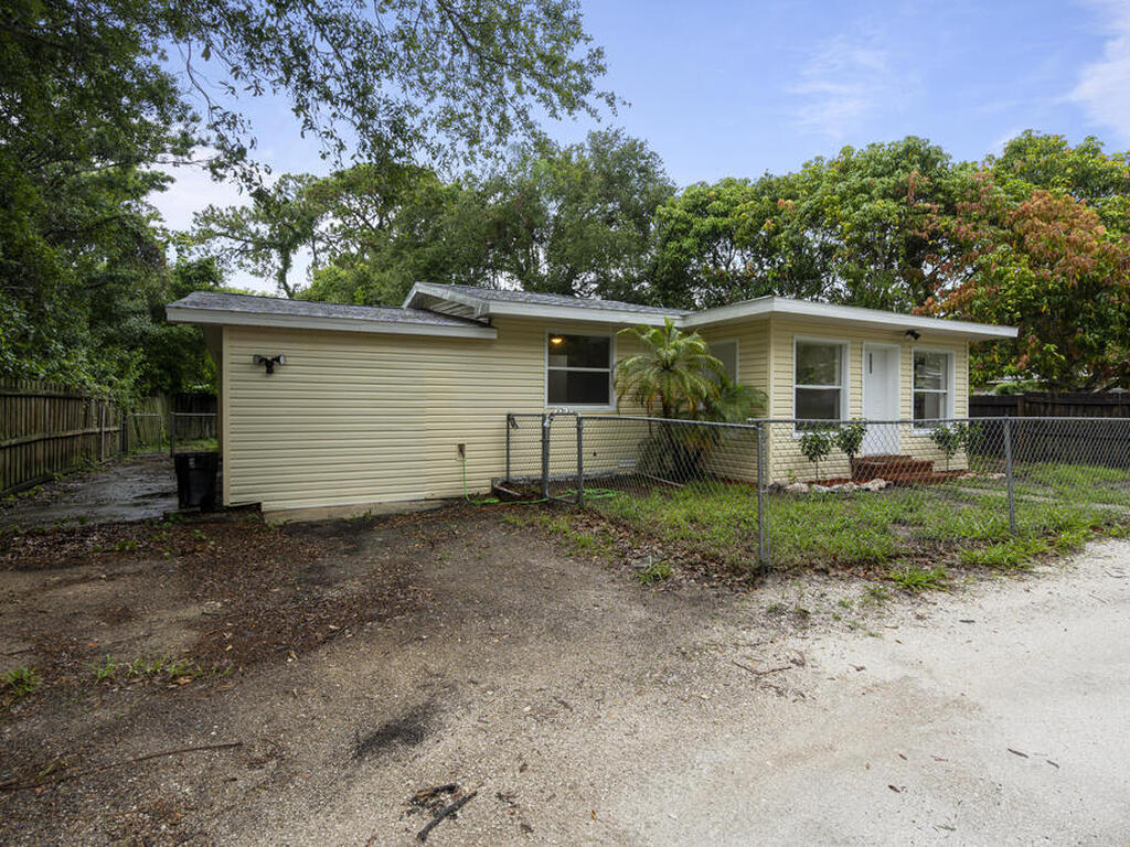 995 Bevis Road, Merritt Island, FL 32953