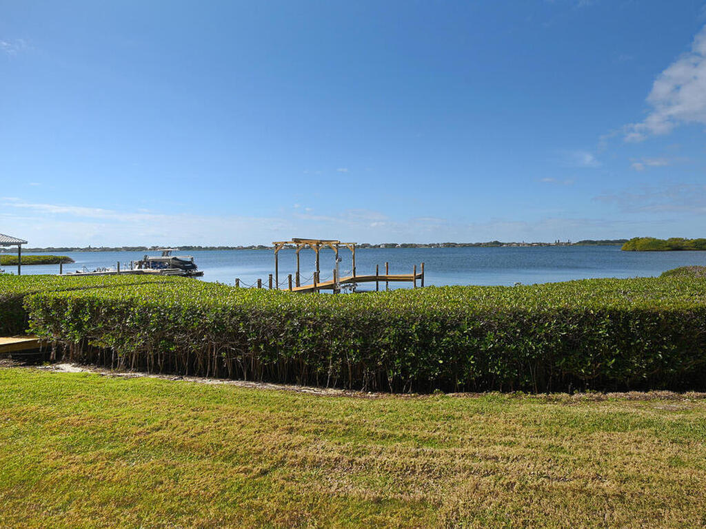 460 Lanternback Island Drive, Satellite Beach, FL 32937