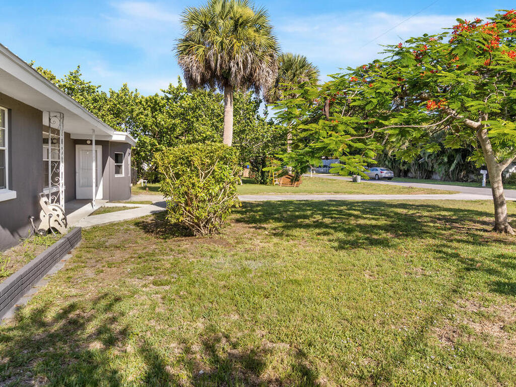 1651 11th Place, Vero Beach, FL 32960