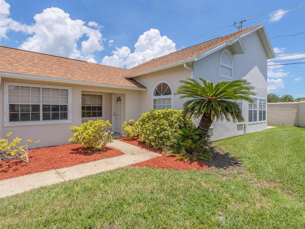 900 S Fork Circle, Melbourne, FL 32901