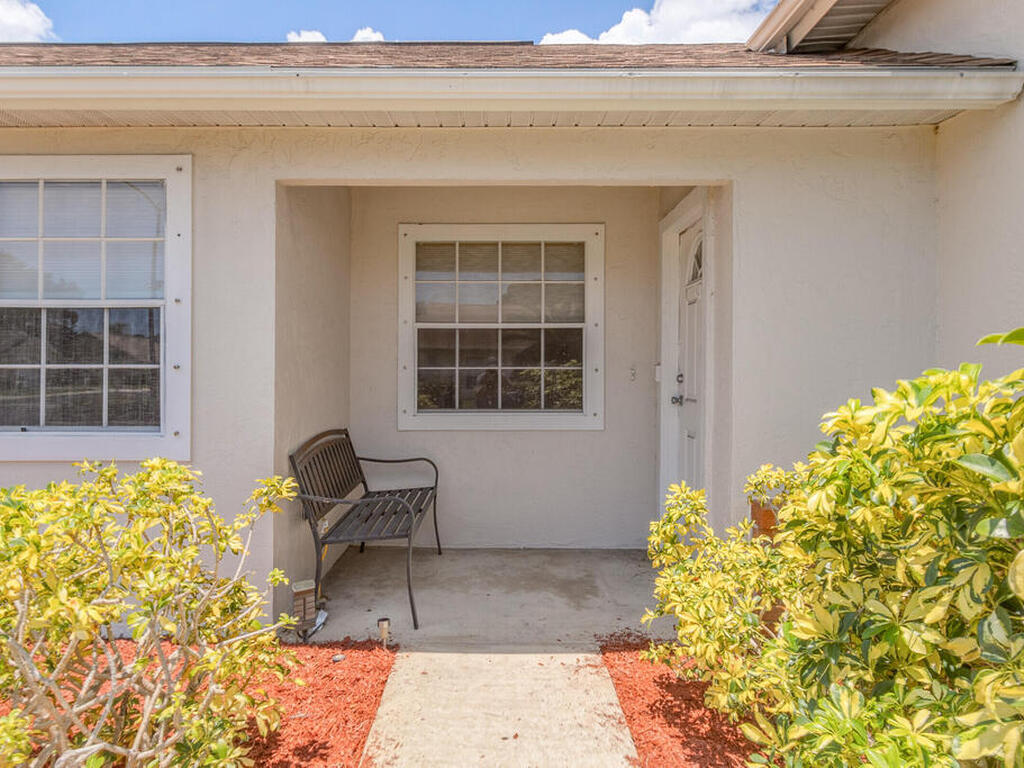 900 S Fork Circle, Melbourne, FL 32901