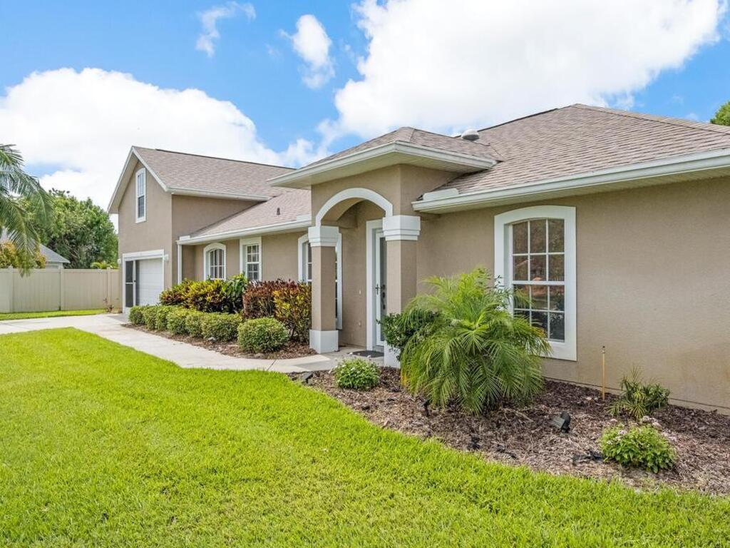 2090 Hedgerow Drive, Merritt Island, FL 32953