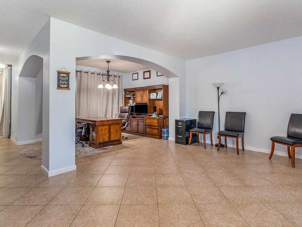 2842 Glenridge Circle, Merritt Island, FL 32953