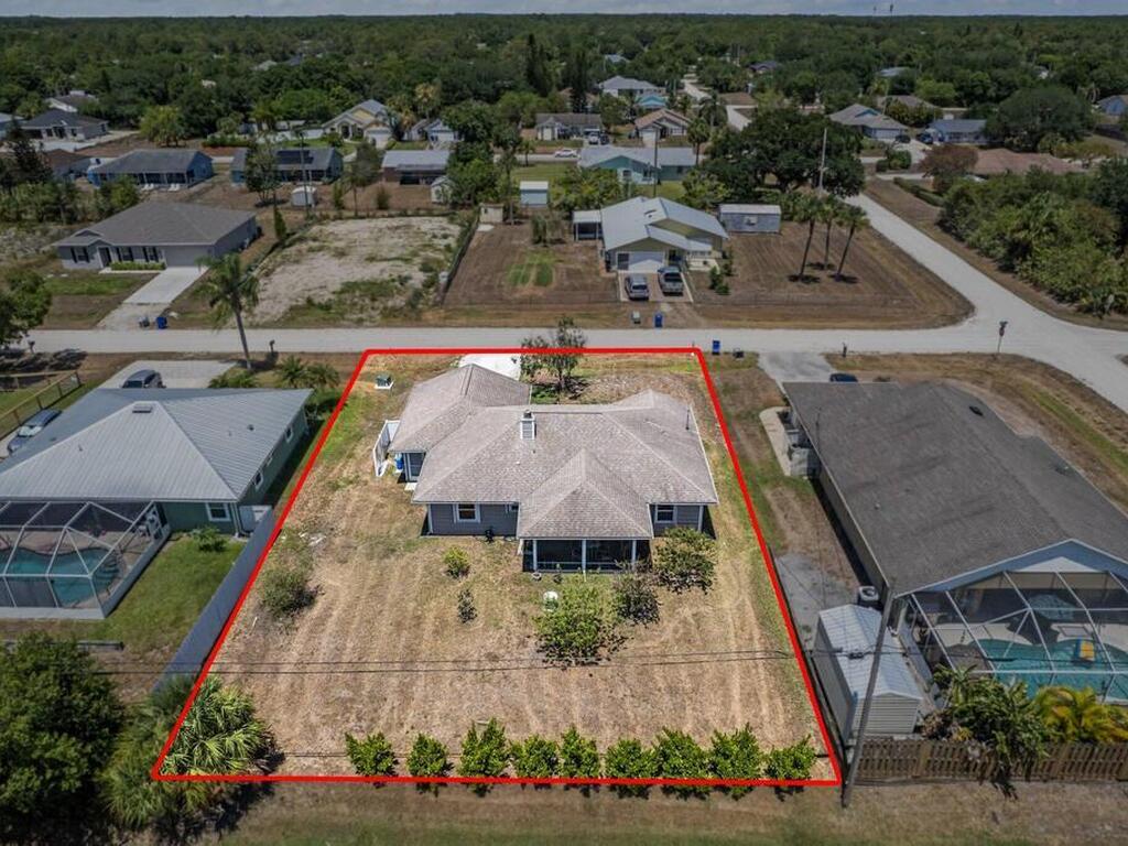 9180 100th Court, Vero Beach, FL 32967