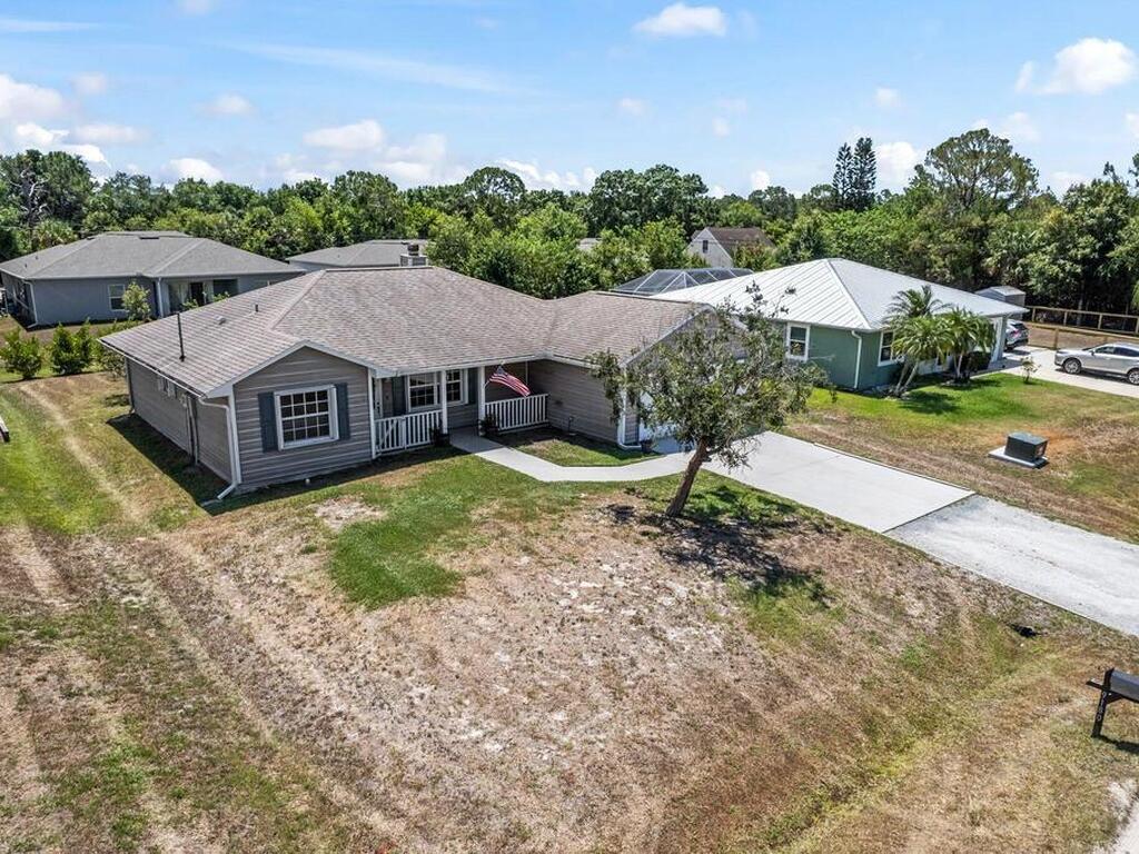 9180 100th Court, Vero Beach, FL 32967