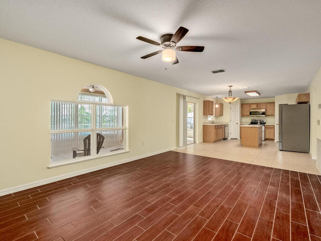 4605 Elena Way, Melbourne, FL 32934