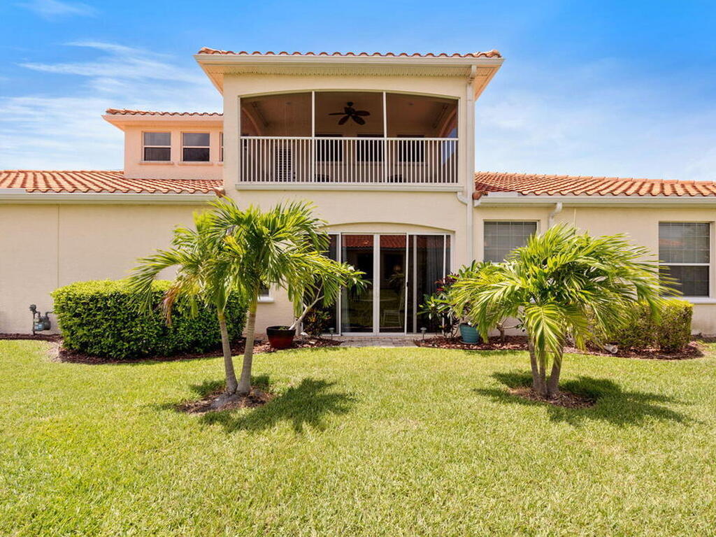 562 Casa Bella Drive, Cape Canaveral, FL 32920