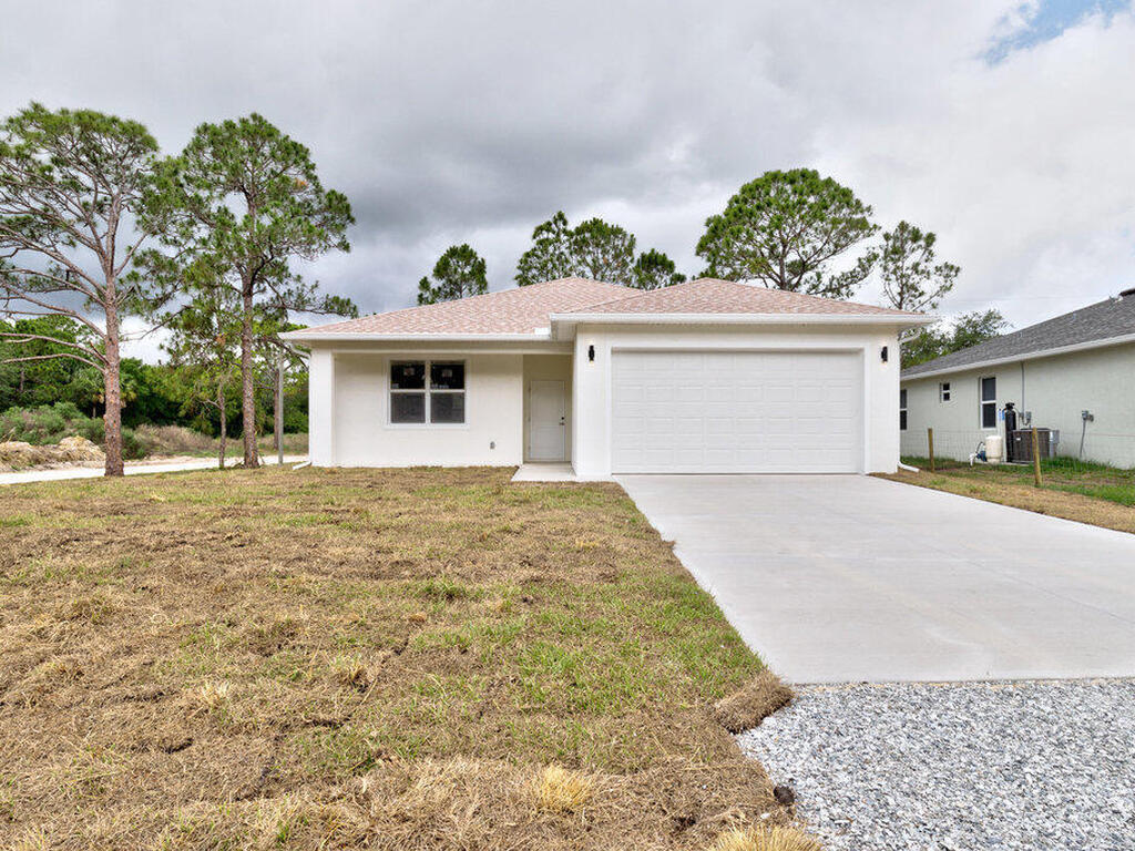 7715 E 98th Avenue, Vero Beach, FL 32967