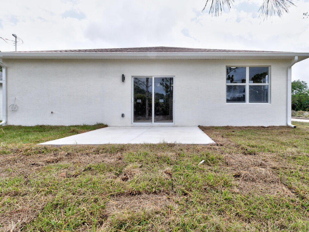 7715 E 98th Avenue, Vero Beach, FL 32967