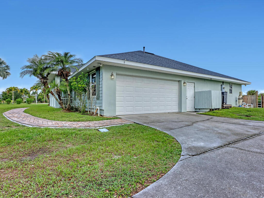 320 Buckskin Street, Palm Bay, FL 32909