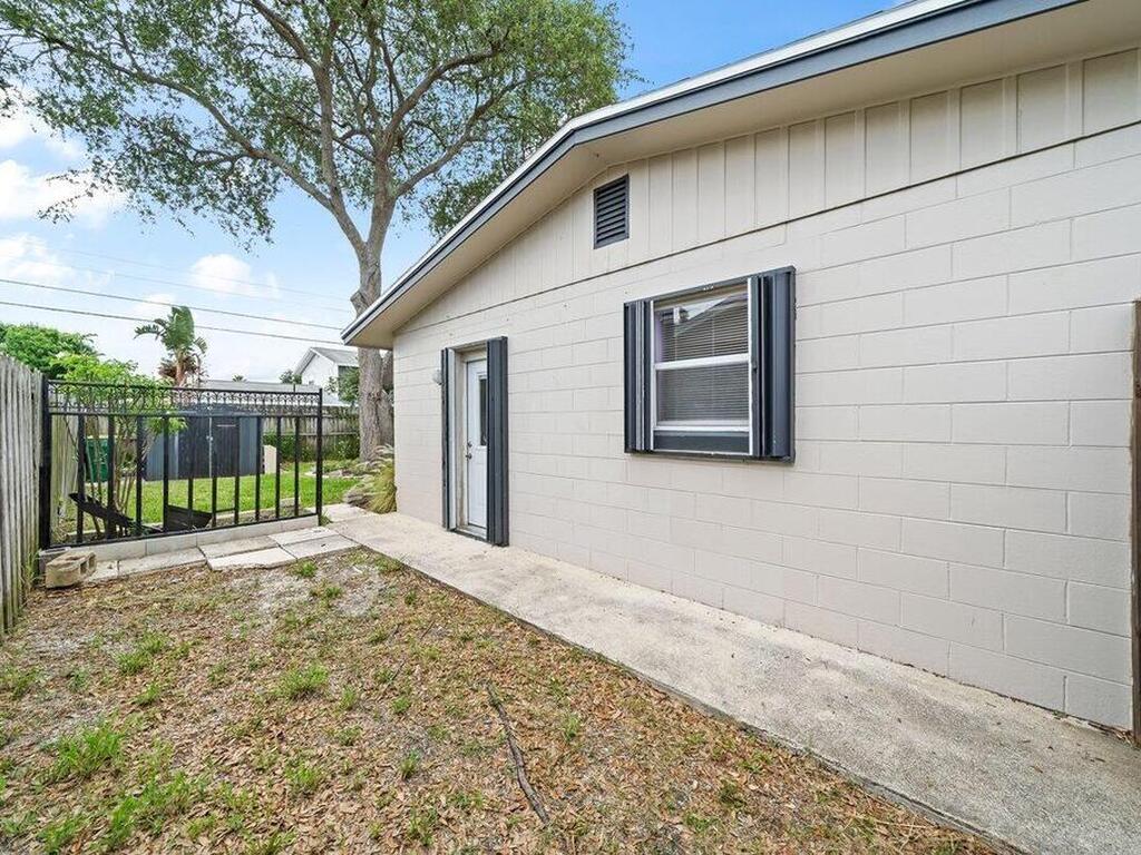 425 Riverside Avenue, Merritt Island, FL 32953