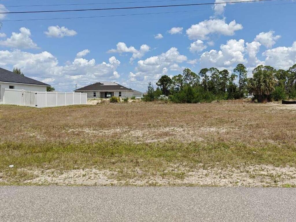 3607 NE 9th Avenue, Cape Coral, FL 33909