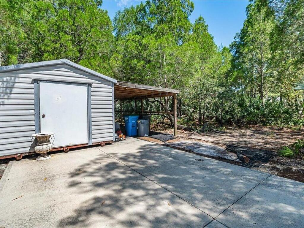 4565 1st Street, Grant, FL 32949