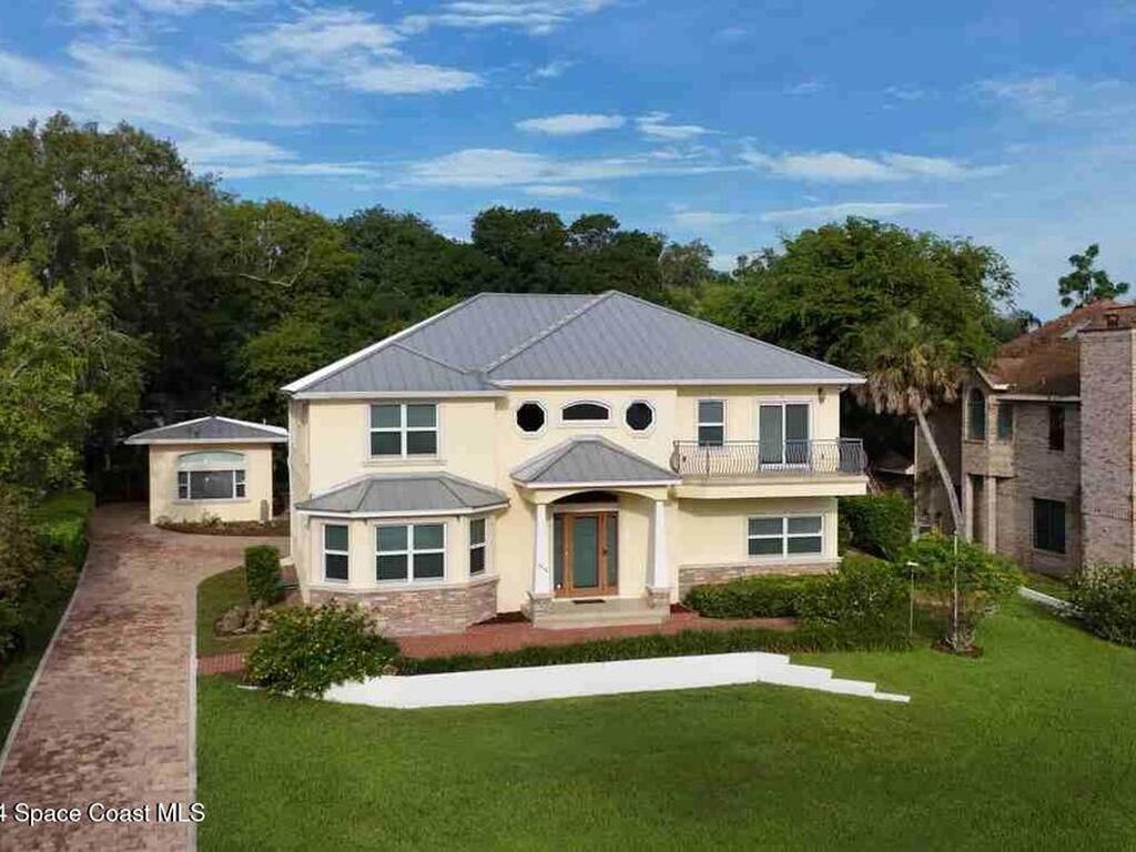 1613 N Indian River Drive, Cocoa, FL 32922