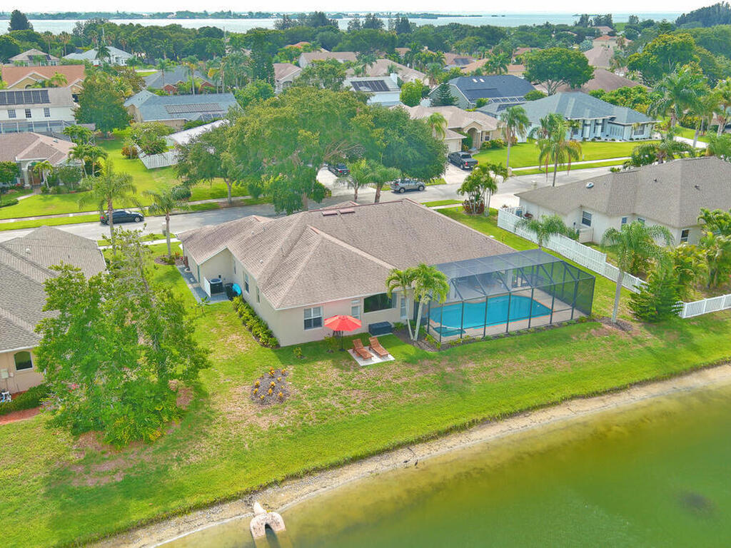 833 Woodbine Drive, Merritt Island, FL 32952